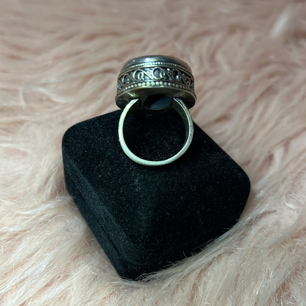Antique Ring 🤎 - Picture 3 of 5